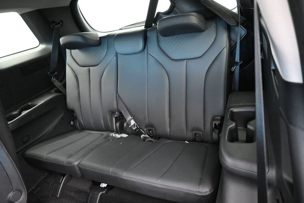Used 2025 Hyundai Palisade SEL FWD image 34