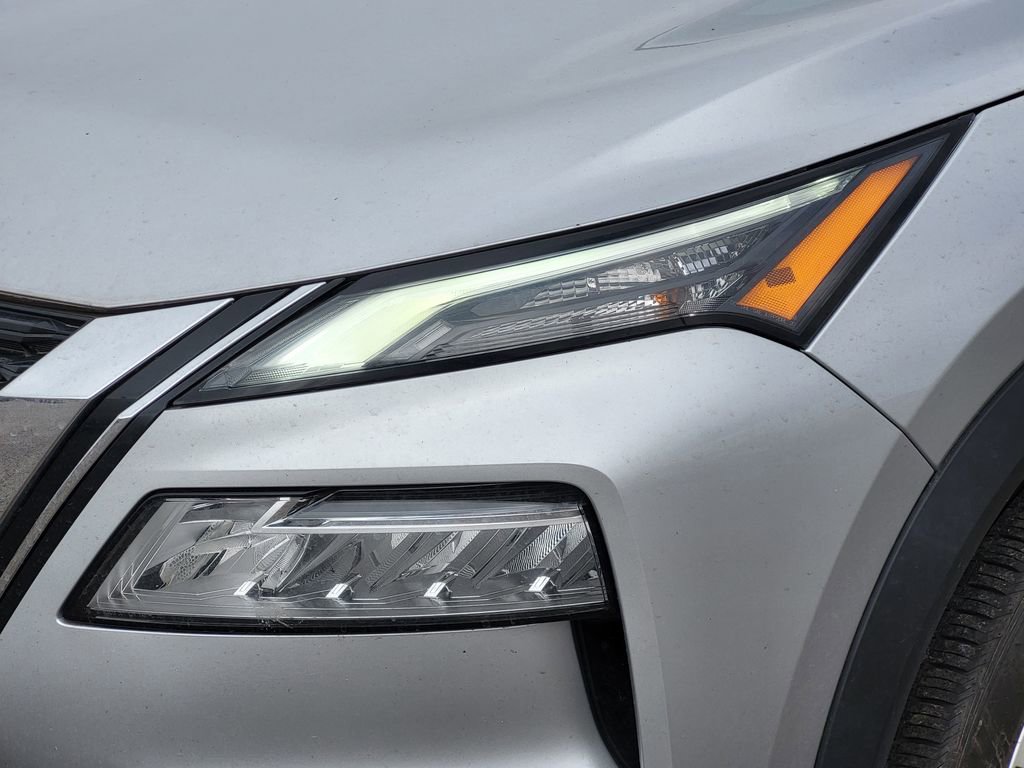 Used 2023 Nissan Rogue SV image 8