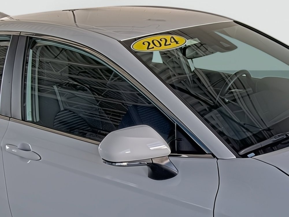 Used 2024 Toyota Camry SE image 17