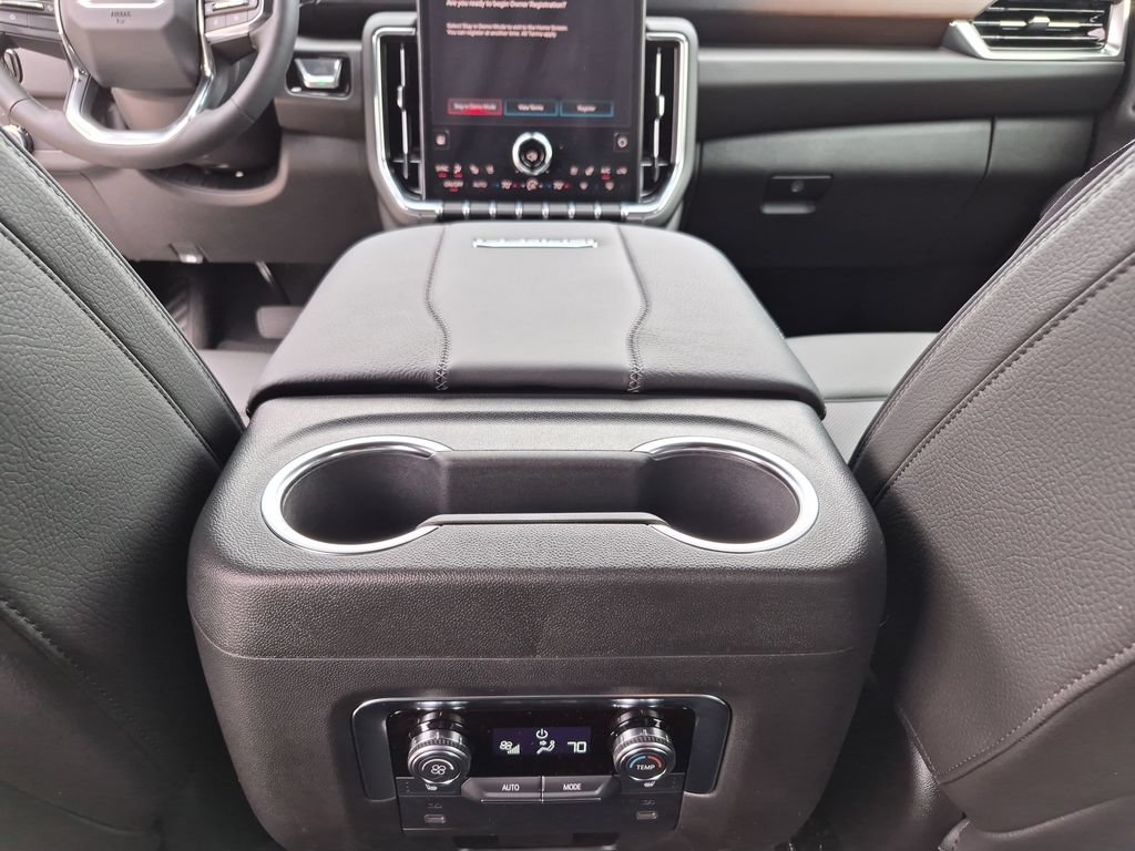 New 2026 GMC Yukon XL Denali w/ Sun & Power Step Package AWD/4WD image 38