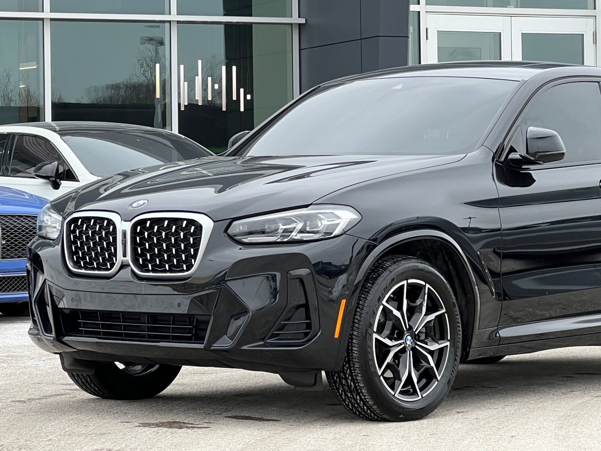 Used 2024 BMW X4 xDrive30i w/ M Sport Package image 11