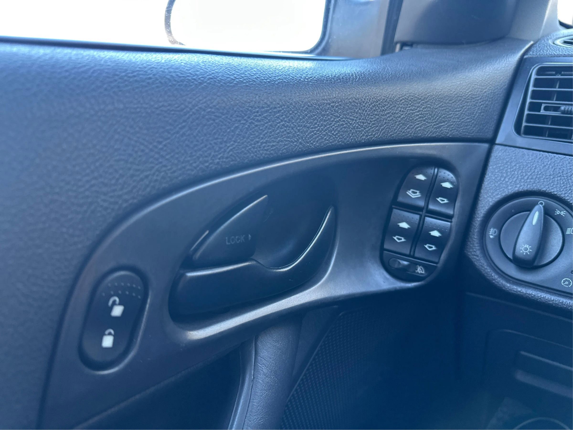 Used 2007 Ford Focus SE image 15