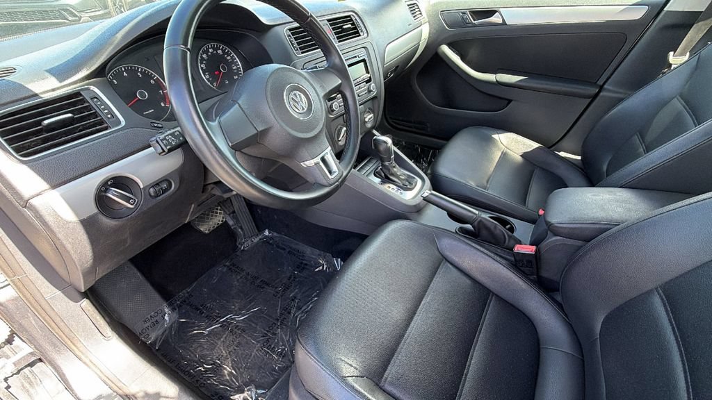 Used 2013 Volkswagen Jetta SE FWD image 10