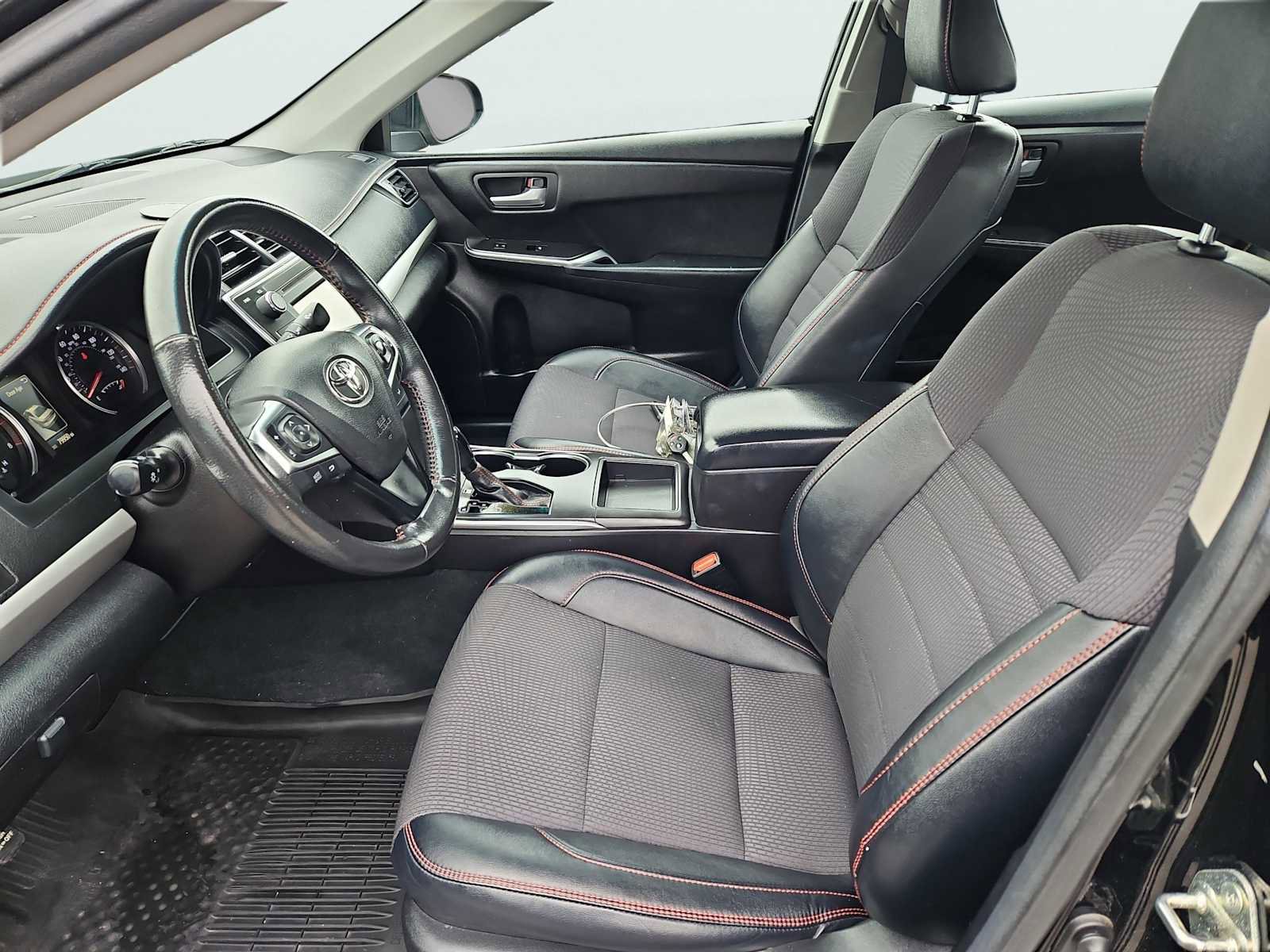 Used 2017 Toyota Camry SE FWD image 26