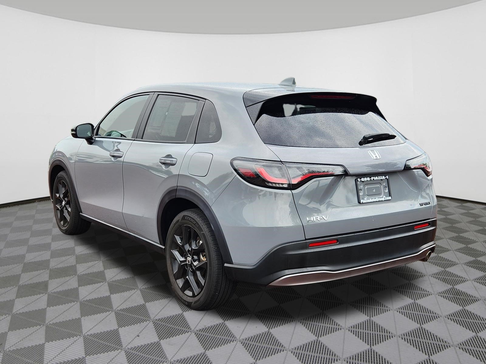 Used 2025 Honda HR-V Sport image 3