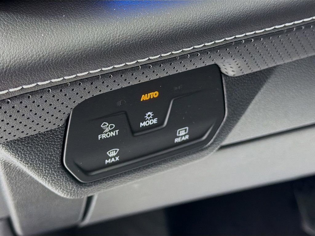 Used 2025 Volkswagen Atlas SEL image 10