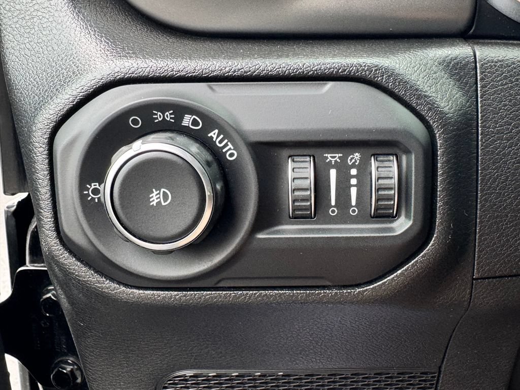 Used 2022 Jeep Wrangler Unlimited Sport AWD/4WD image 28