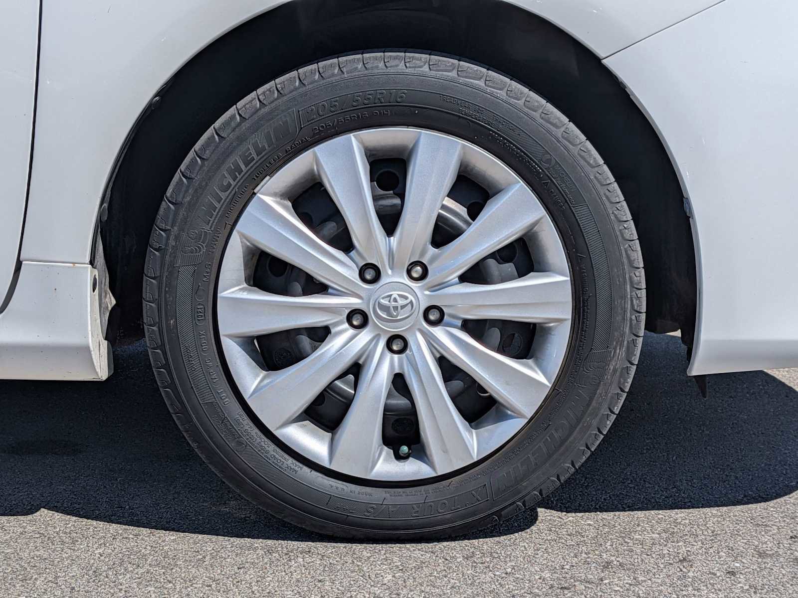 Used 2013 Toyota Corolla LE FWD image 12