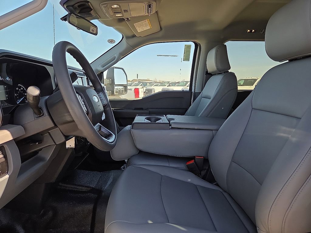 New 2026 Ford F350 XL w/ XL Chrome Package image 15