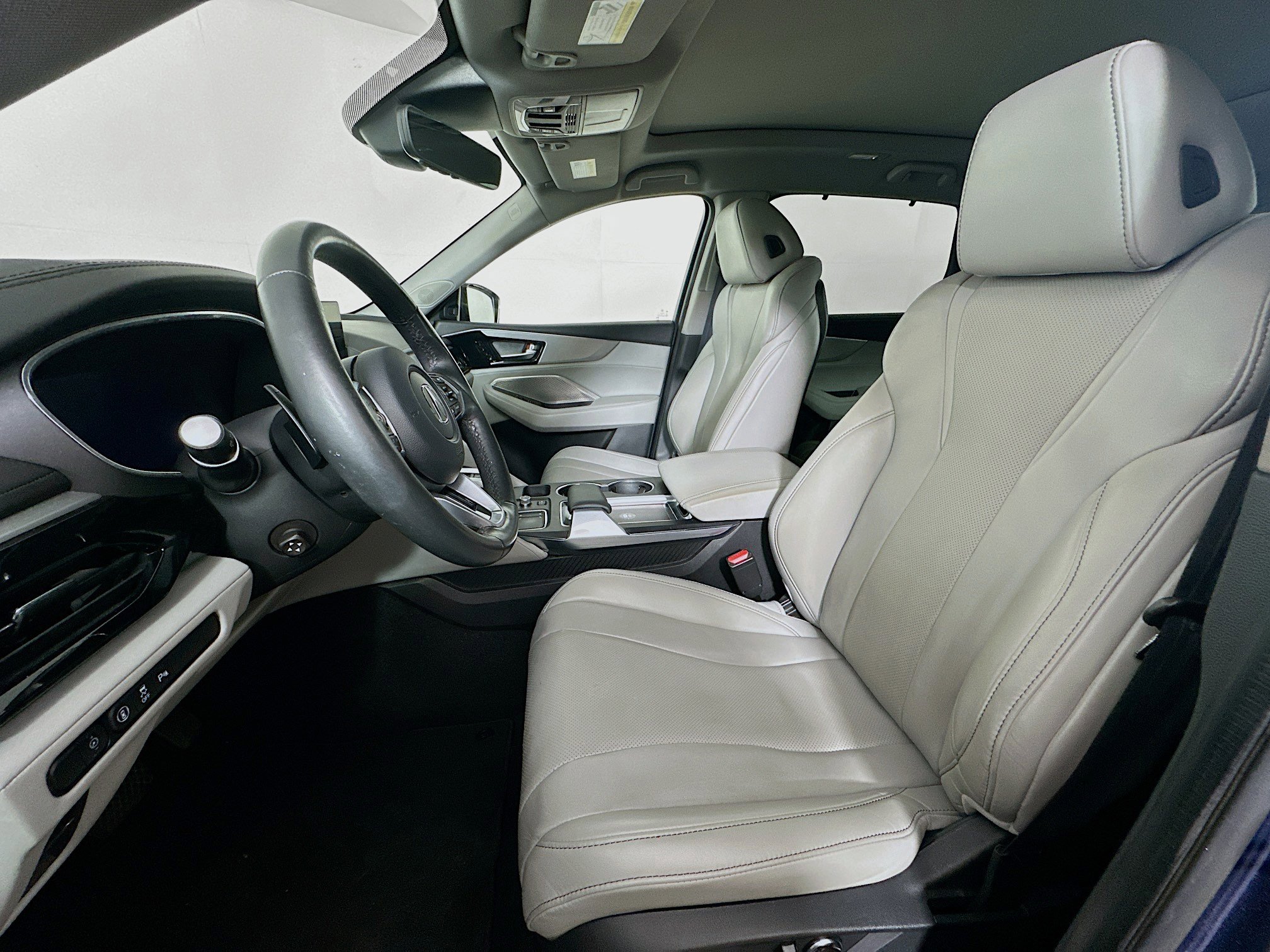 Used 2023 Acura MDX SH-AWD w/ Technology Package image 13