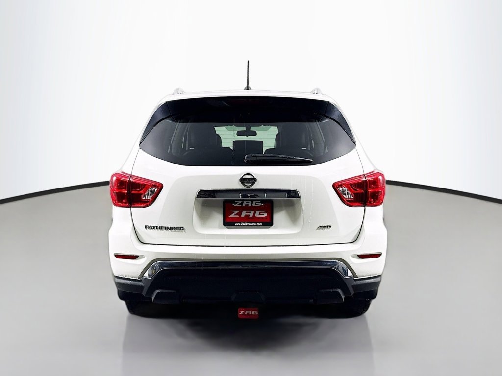Used 2018 Nissan Pathfinder S image 4