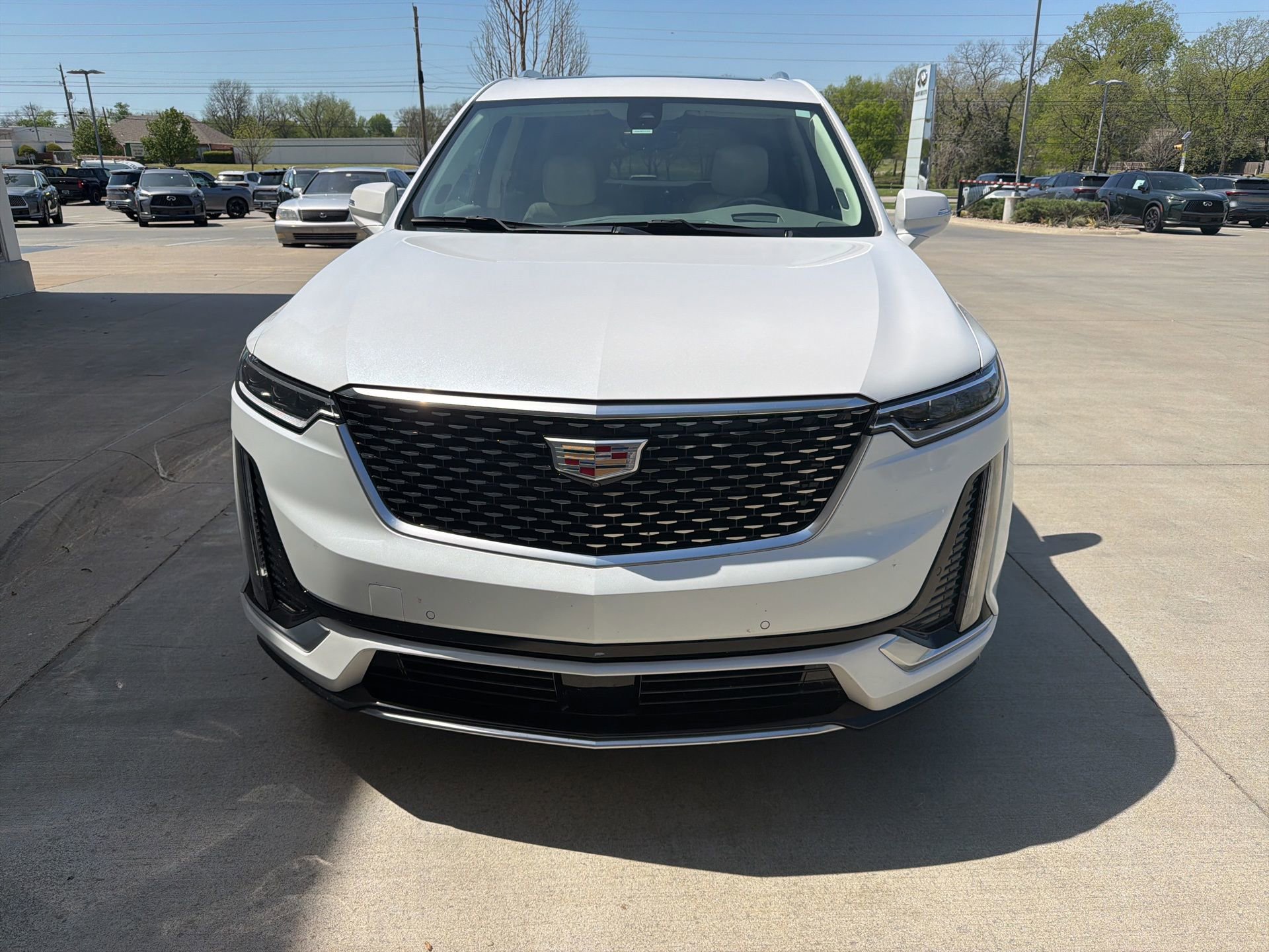 Used 2024 Cadillac XT6 Premium Luxury w/ Technology Package image 2