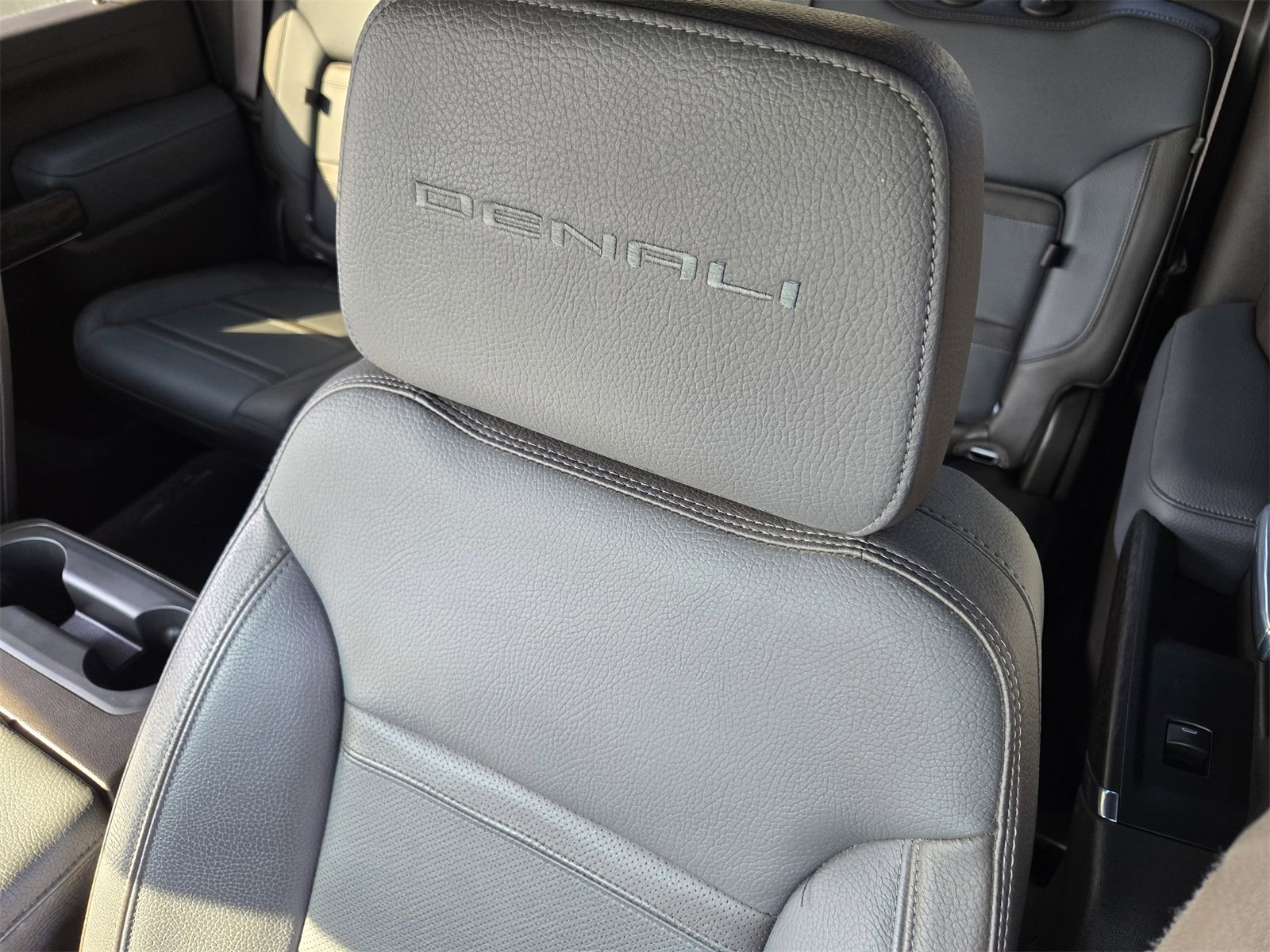 Used 2022 GMC Sierra 3500 Denali image 21