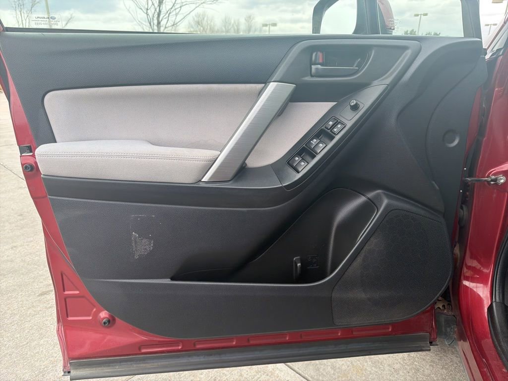 Used 2014 Subaru Forester 2.5i Premium w/ All-Weather Package image 9