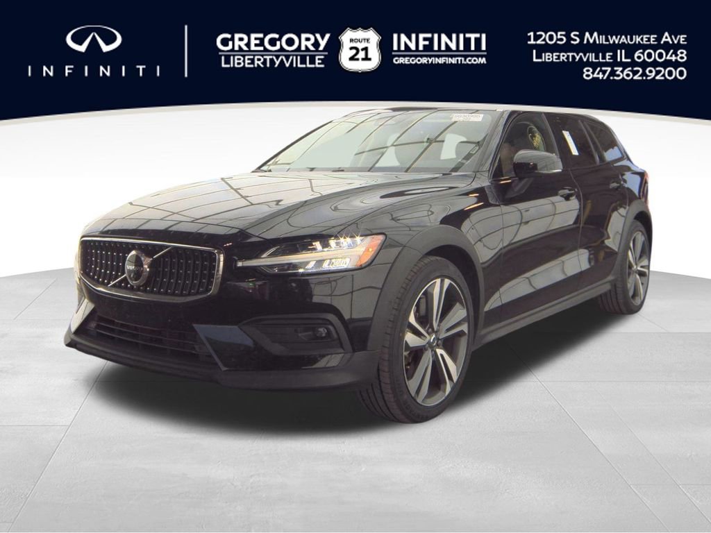 Used 2025 Volvo V60 B5 Cross Country Plus AWD/4WD image 1