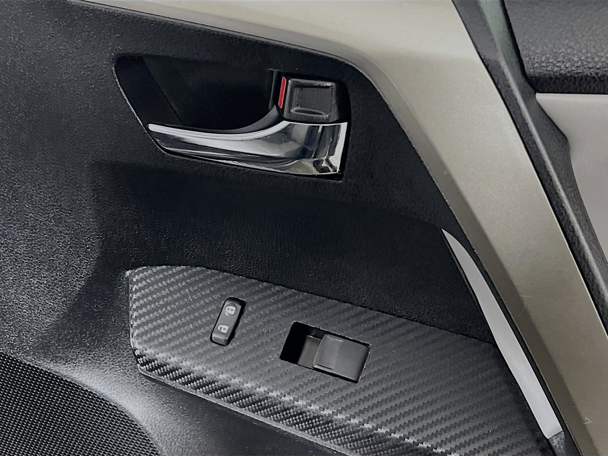 Used 2015 Toyota RAV4 Limited w/ Technology Package image 32