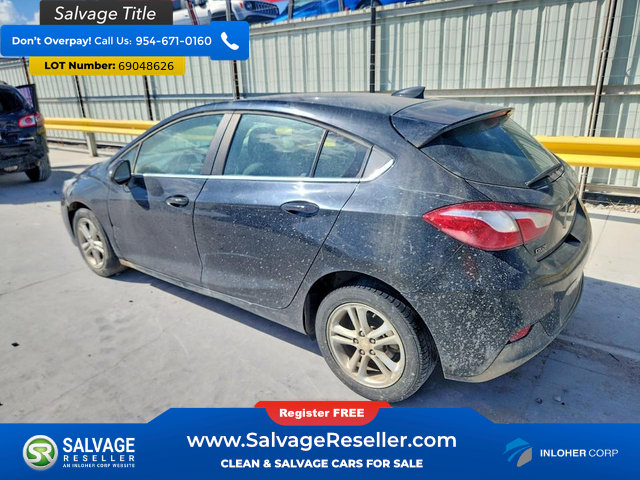 Used 2018 Chevrolet Cruze LT w/ Convenience Package FWD image 3