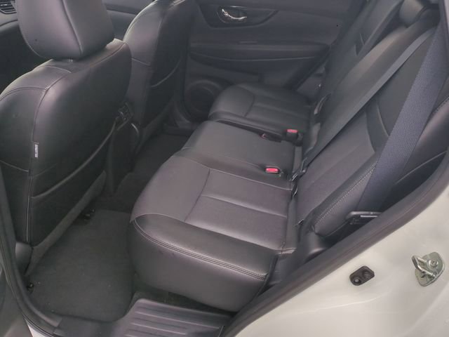 Used 2017 Nissan Rogue SL w/ SL Premium Package image 27