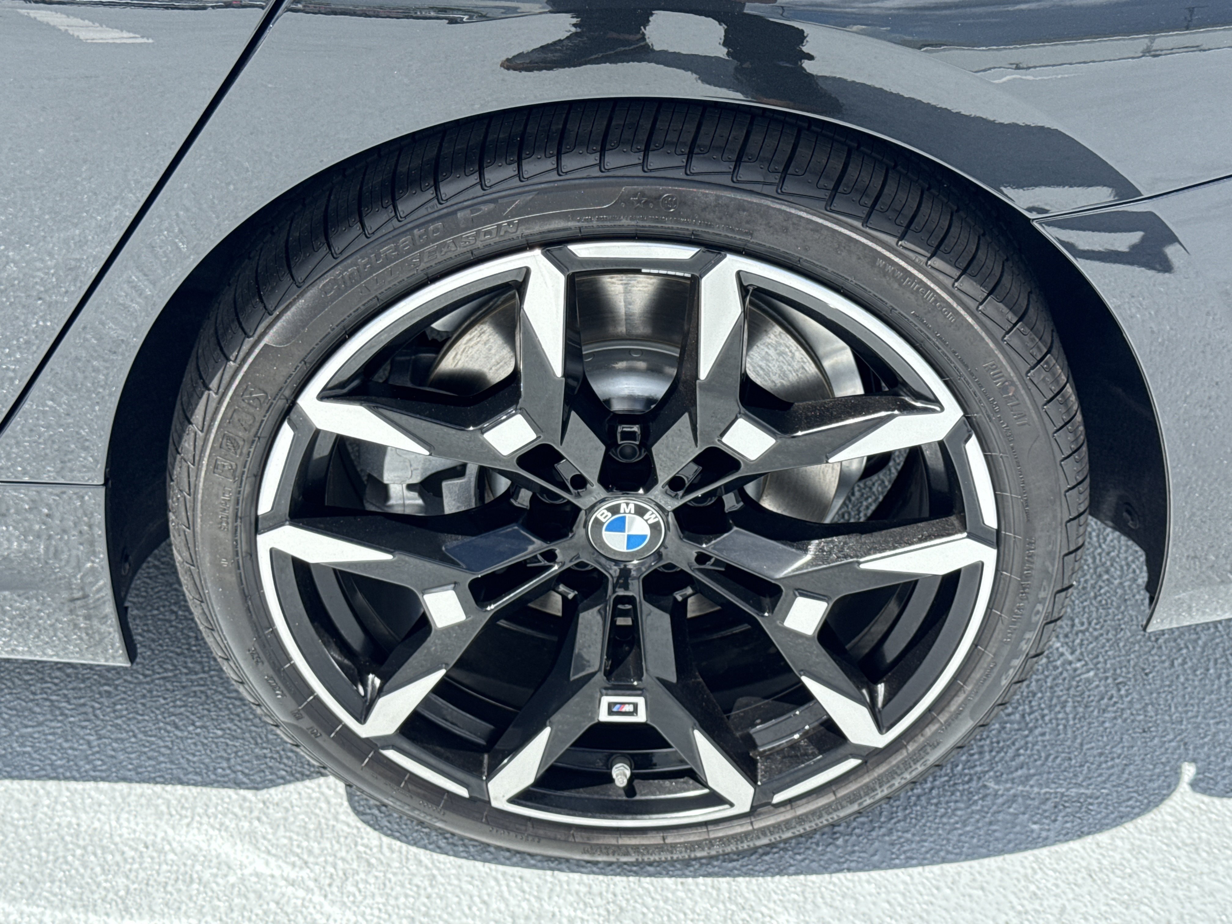 New 2026 BMW 330i Sedan w/ M Sport Package RWD image 25