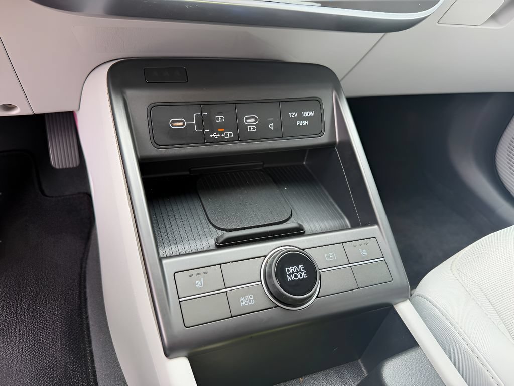 Used 2025 Hyundai Kona SEL FWD image 28