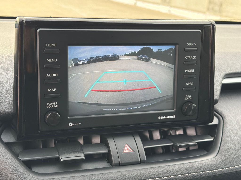 Used 2021 Toyota RAV4 XLE AWD/4WD image 29