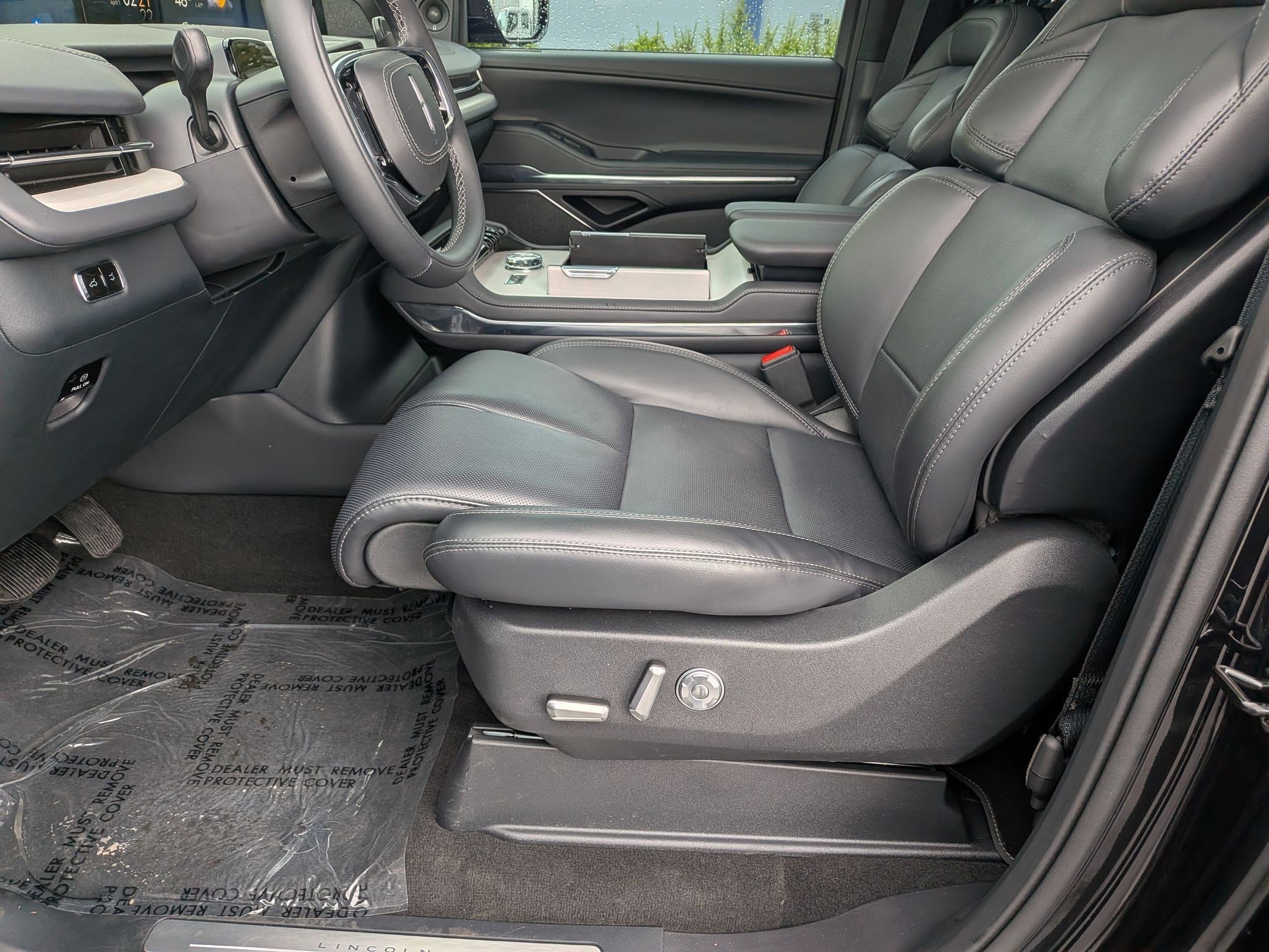 Used 2026 Lincoln Navigator L Reserve w/ Jet Appearance Package image 26