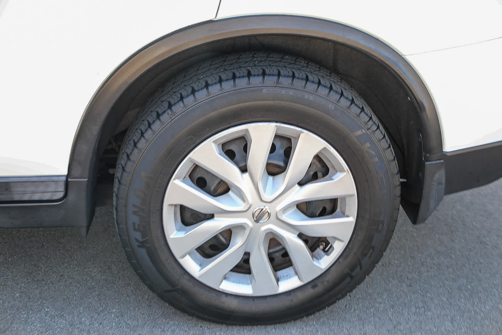 Used 2016 Nissan Rogue S w/ S Family Package FWD image 9