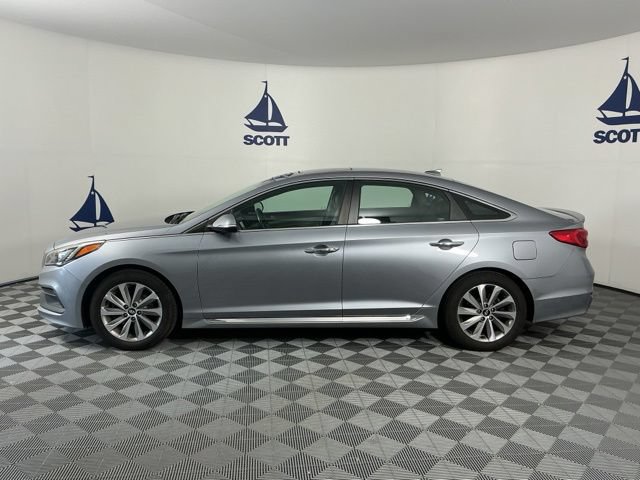 Used 2016 Hyundai Sonata Sport w/ Option Group 1V FWD image 4