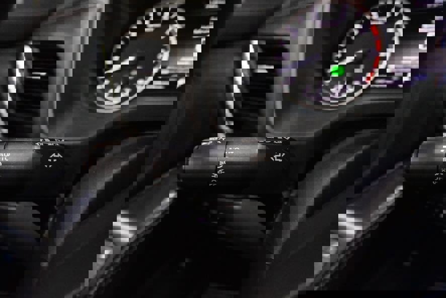 Used 2025 Nissan Rogue SV image 39