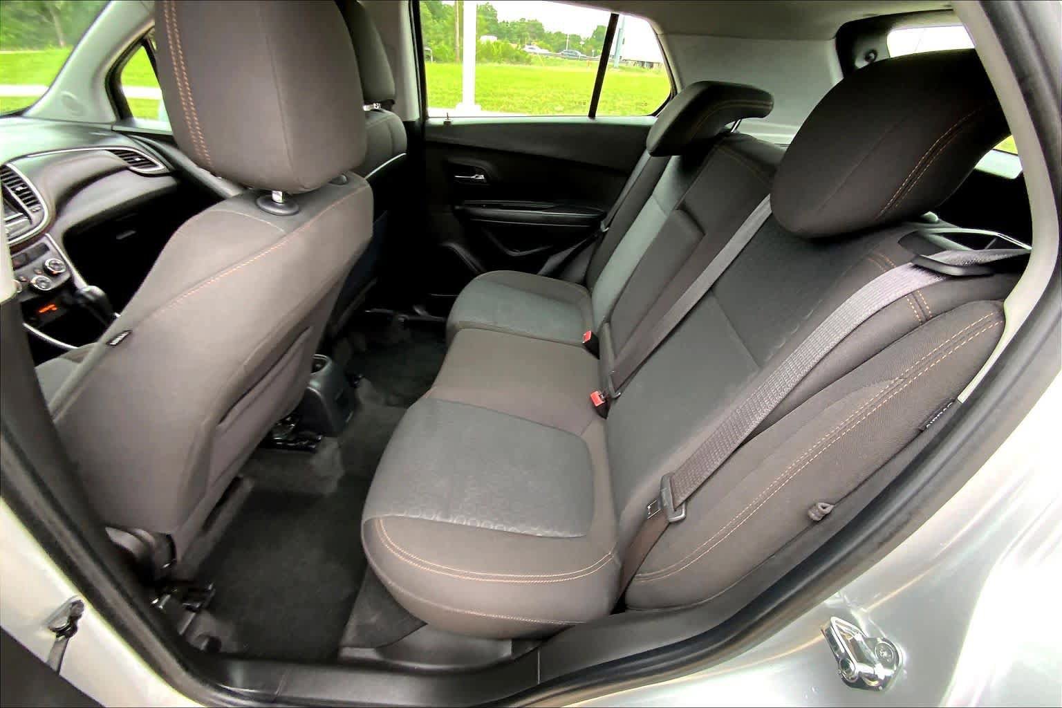 Used 2018 Chevrolet Trax LS FWD image 21