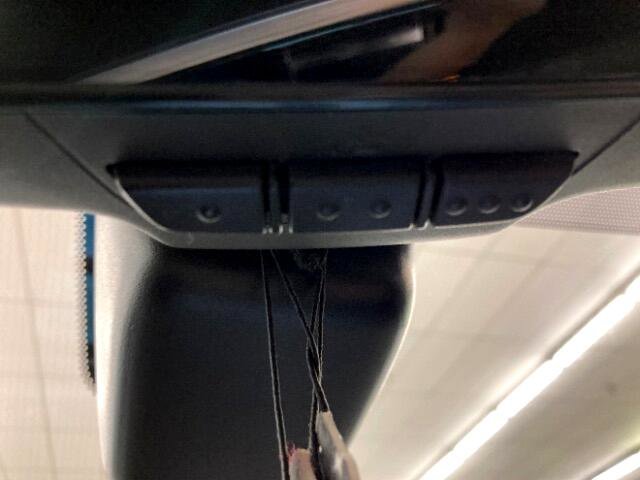 Used 2018 Land Rover Range Rover Velar R-Dynamic SE image 26