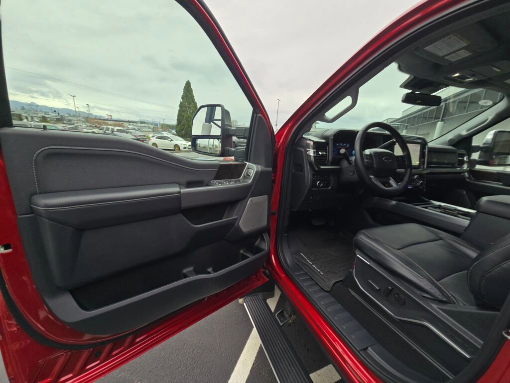 Used 2024 Ford F350 Lariat w/ Chrome Package image 15