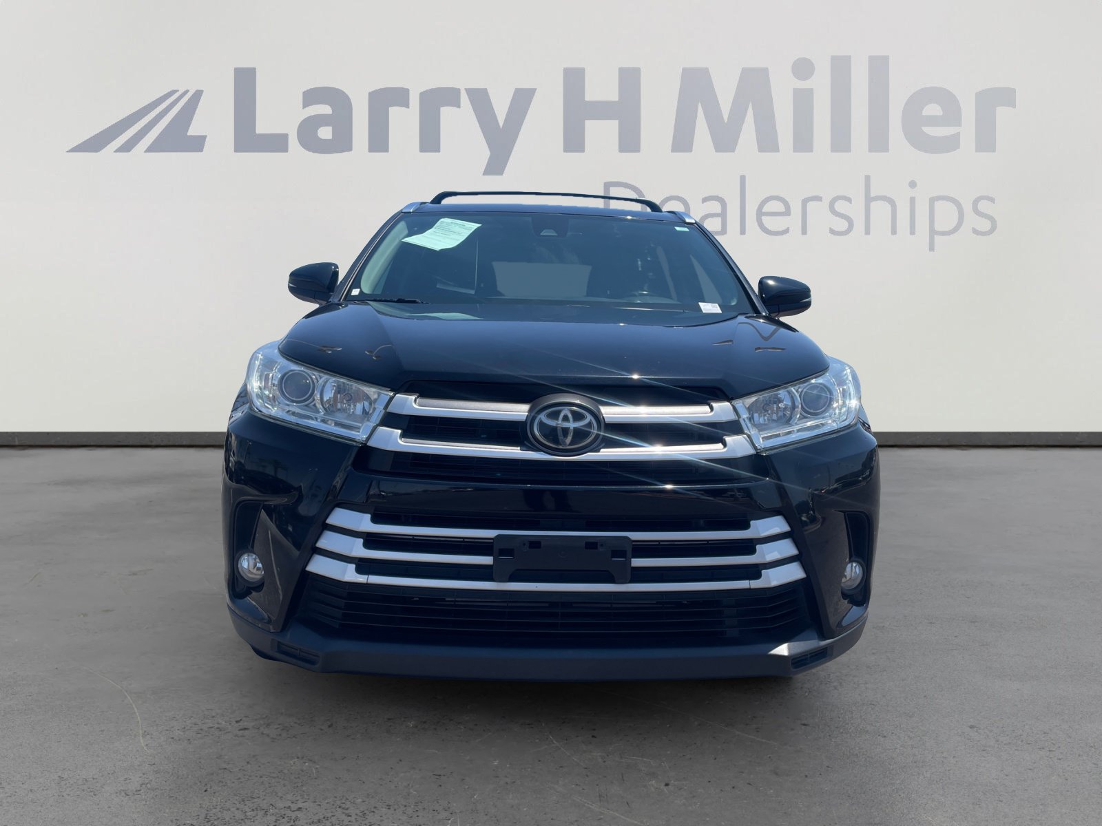 Used 2019 Toyota Highlander XLE FWD image 8
