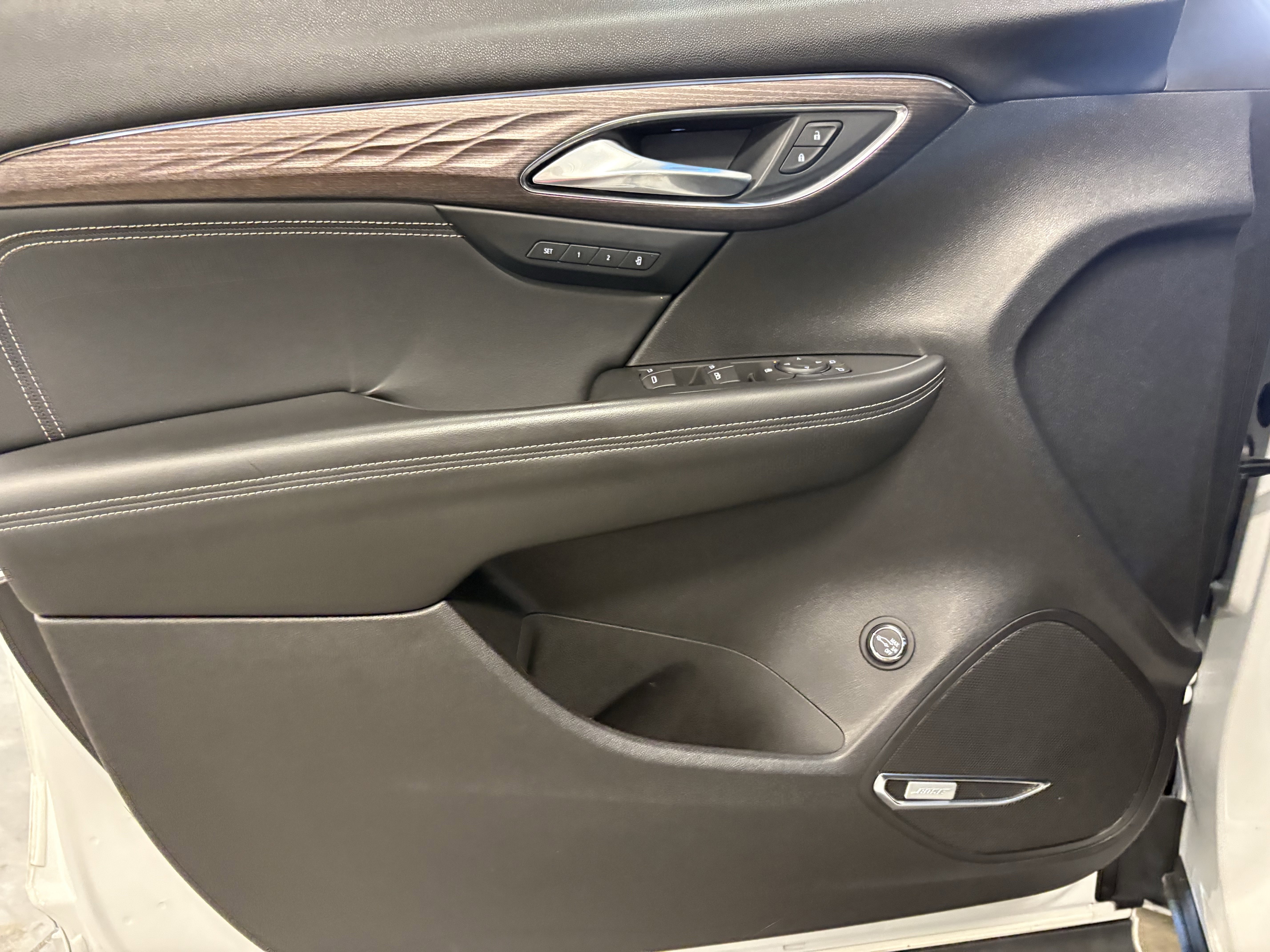 Used 2022 Buick Envision Avenir w/ Technology Package II AWD/4WD image 4