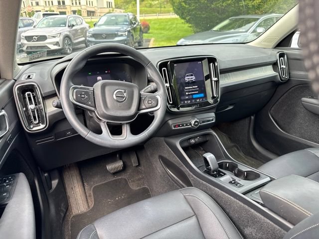 Used 2024 Volvo XC40 B5 Core AWD/4WD image 13