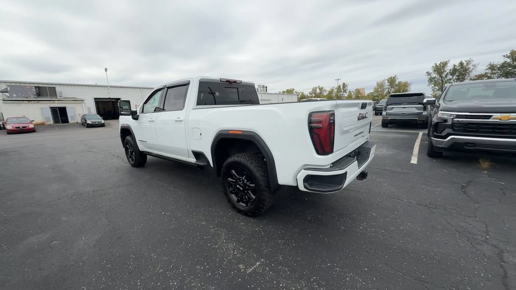 Used 2024 GMC Sierra 2500 AT4 w/ AT4 Premium Plus Package AWD/4WD image 6