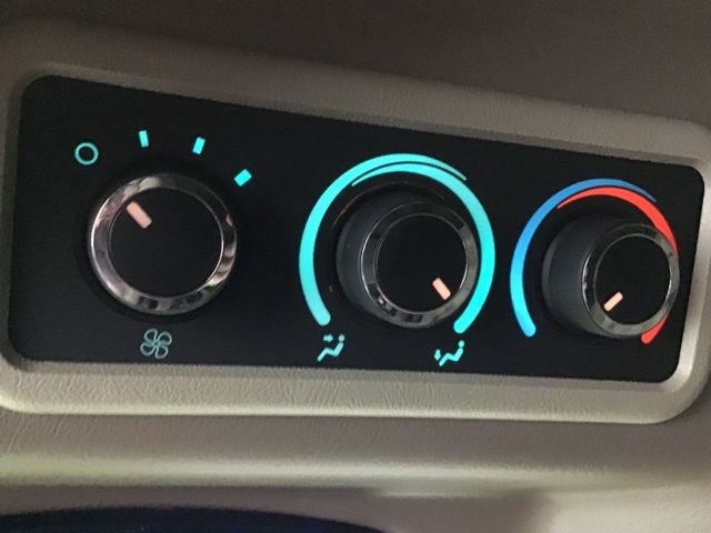 Used 2023 Chevrolet Express 2500 image 38