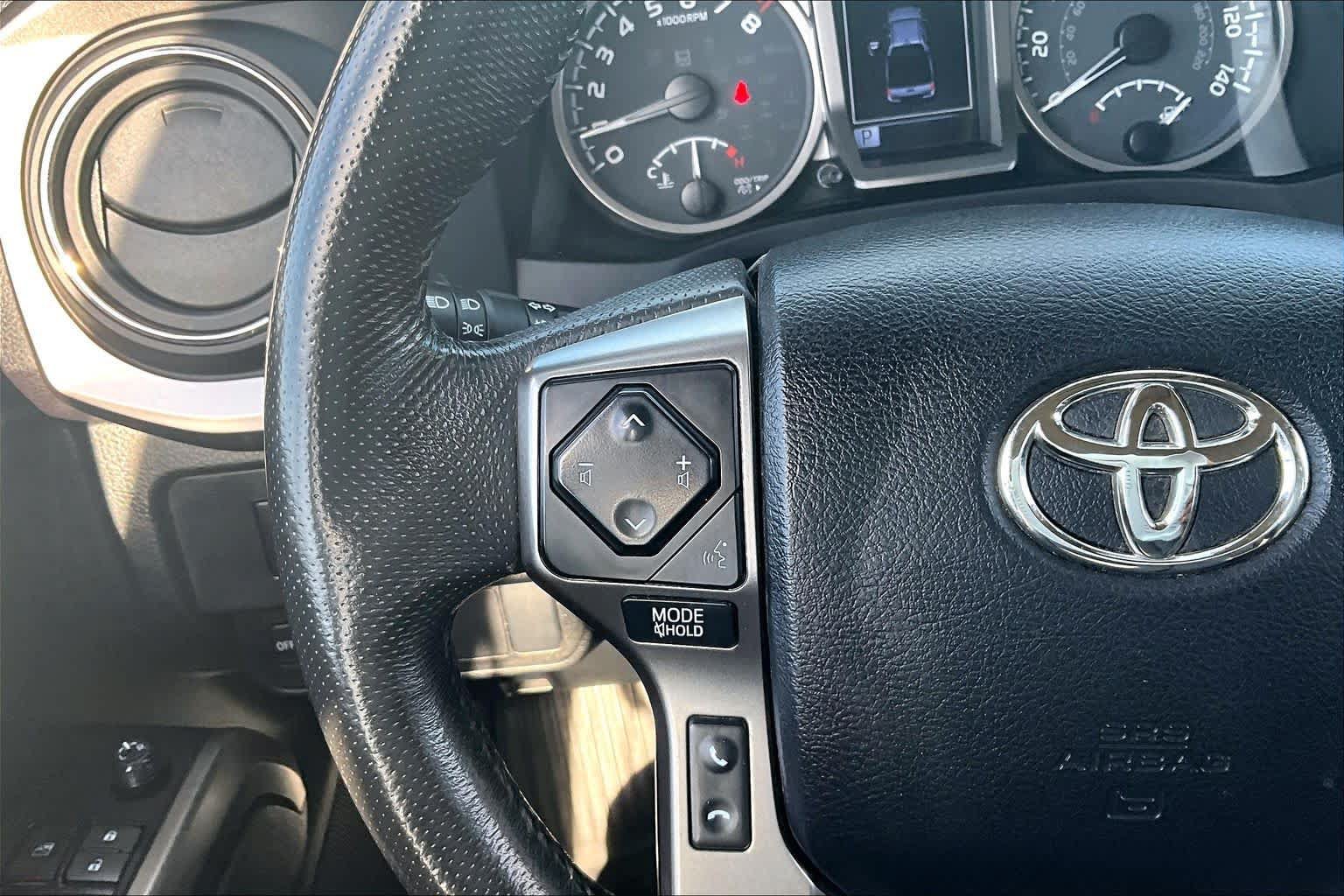 Used 2022 Toyota Tacoma SR5 w/ Technology Package AWD/4WD image 23