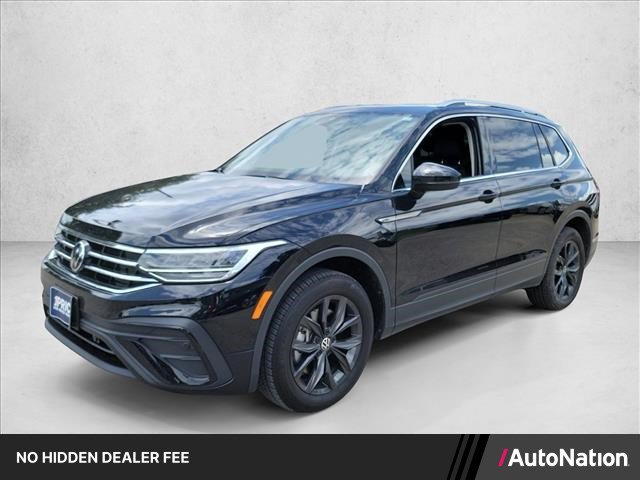 Used 2024 Volkswagen Tiguan SE w/ Panoramic Sunroof Package FWD image 1