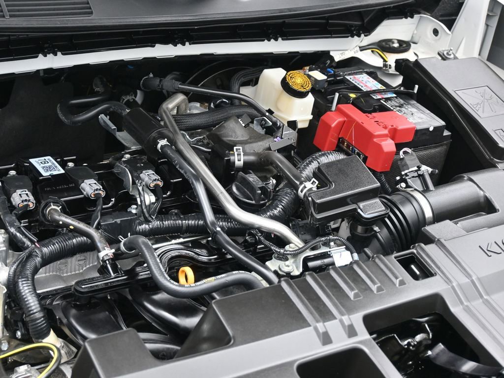 Certified 2025 Nissan Kicks SR image 21