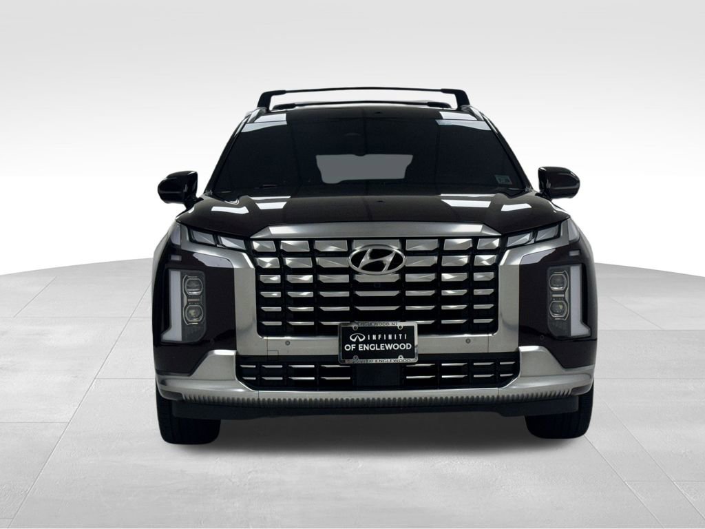 Used 2023 Hyundai Palisade Calligraphy image 2