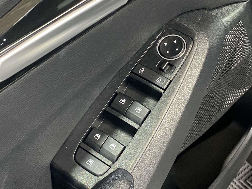 Used 2022 Kia Seltos Nightfall Edition image 18