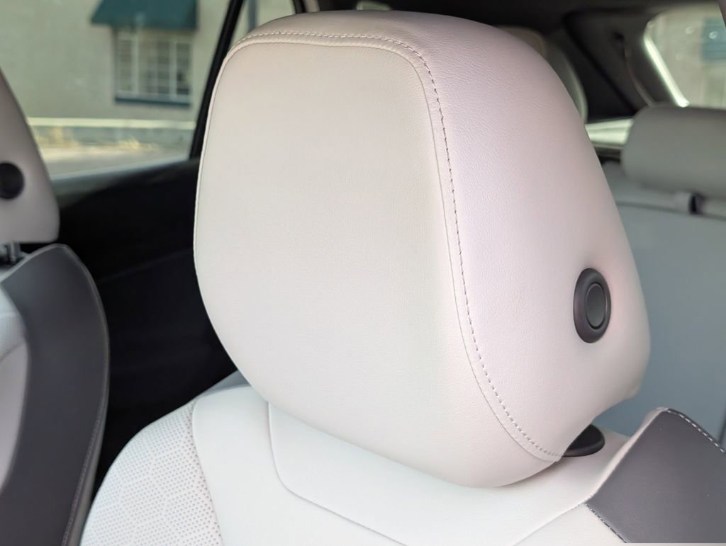 Used 2021 Volkswagen ID.4 Pro S image 12