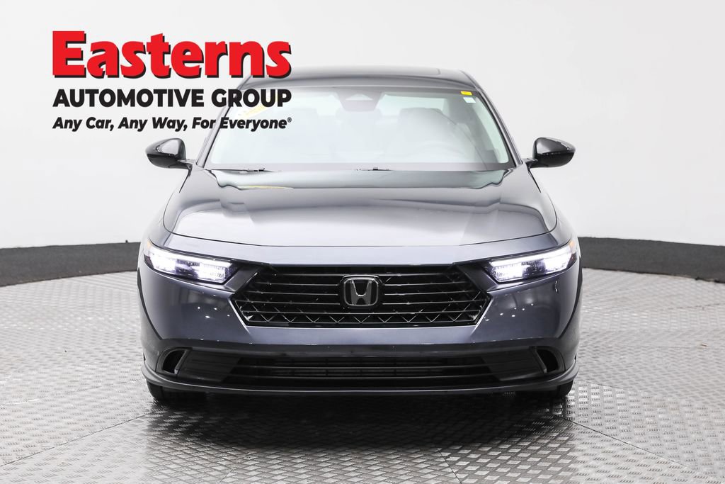 Used 2025 Honda Accord SE image 2