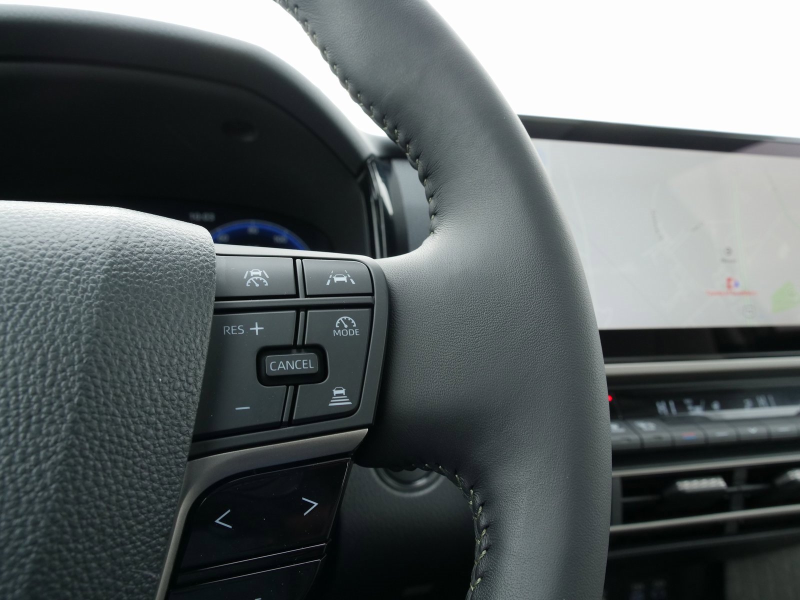 Used 2025 Toyota Camry XLE image 24