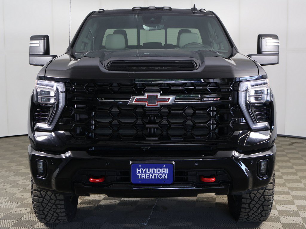 Used 2026 Chevrolet Silverado 2500 ZR2 w/ Snow Plow Prep/Camper Package AWD/4WD image 15