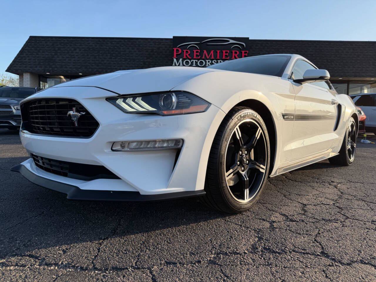 Used 2019 Ford Mustang GT Premium w/ Equipment Group 401A RWD image 3