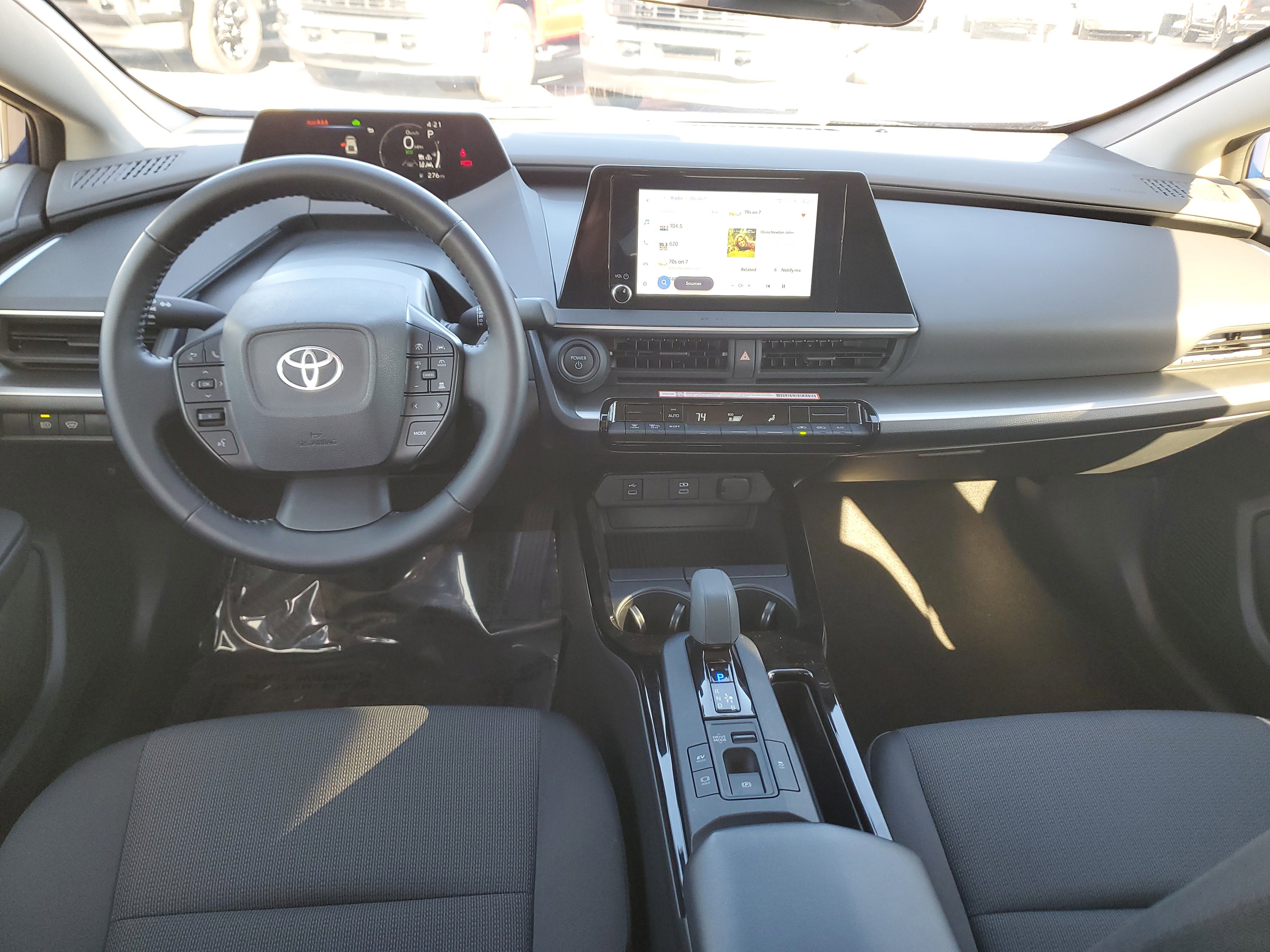 Used 2025 Toyota Prius LE image 10
