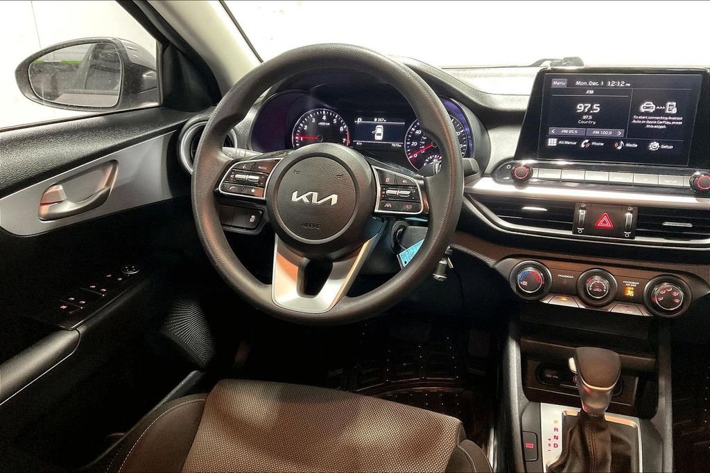 Used 2024 Kia Forte LXS image 7