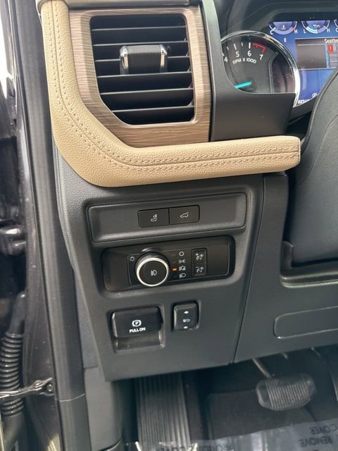 Used 2024 Ford Expedition Limited image 23